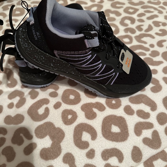 Women’s Avia Shoes - Picture 3 of 4